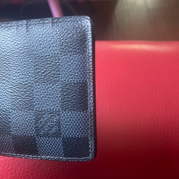Louis Vuitton Damier Wallet - Picture 5 of 10